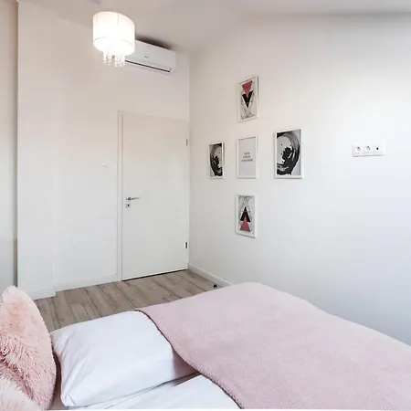 Quiet Very & Stylish *