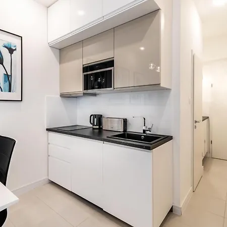 Quiet Very & Stylish Apartment